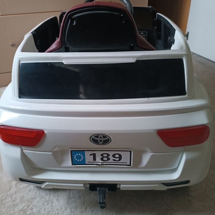 Электромобиль детский