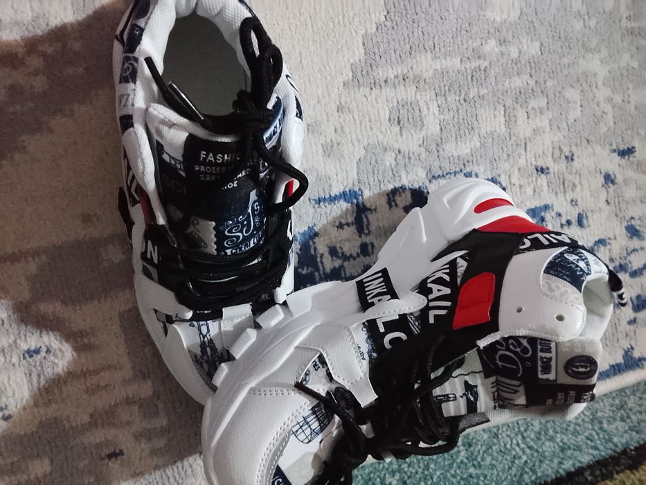 Кросовки 37 размер новые