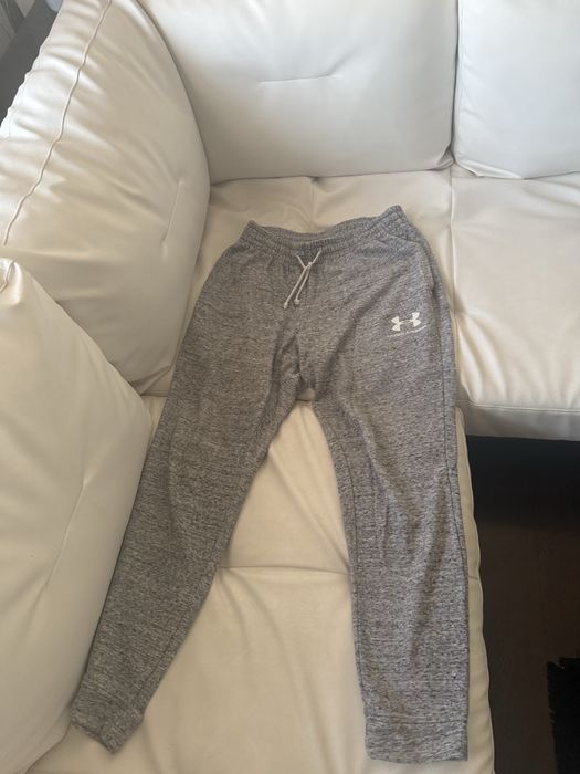 Pantaloni under armour bluza