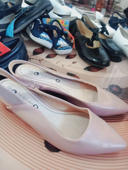 Pantofi decupați din piele dama nr 37