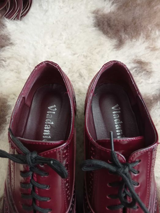 Дамски обувки тип Оксфорд