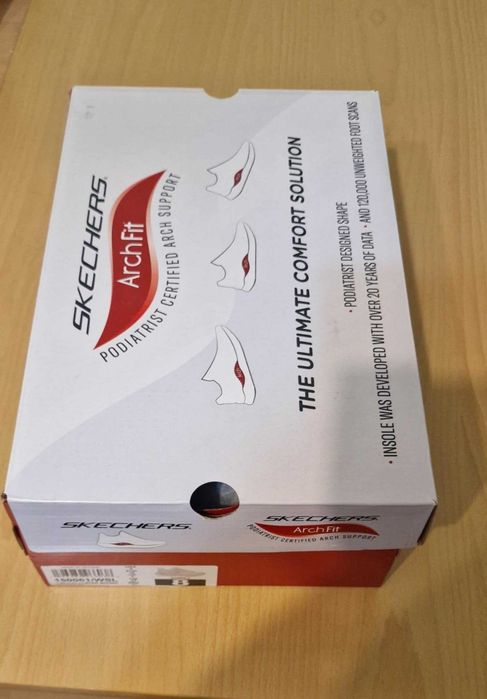 Бели дамски маратонки Skechers с ортопедична стелка Arch Fit  38 номер