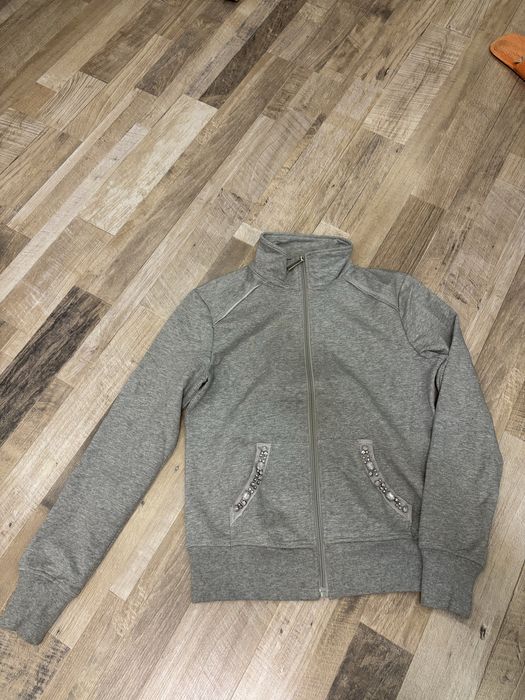 Дамски екип с камъни