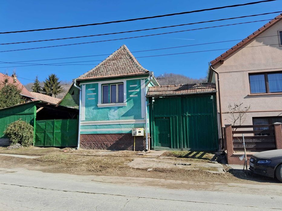 casă de vânzare - grădină și branșamente - sat medieval, săsesc CURCIU