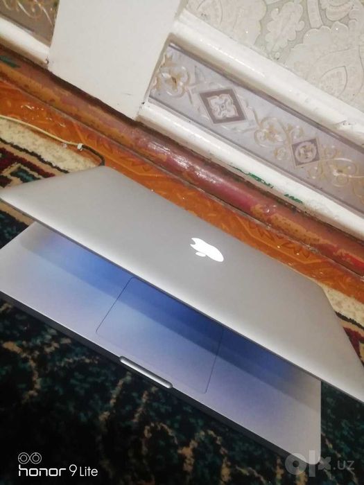 MacboMacBook Pro 13" Early 2011 Core i5 4GB 500GB