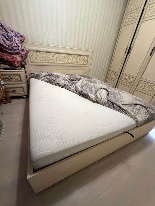 Продам матрас в хорошем состоянии