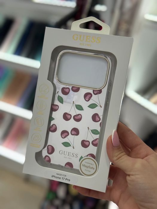 Guess Кейсове за iPhone 17 pro