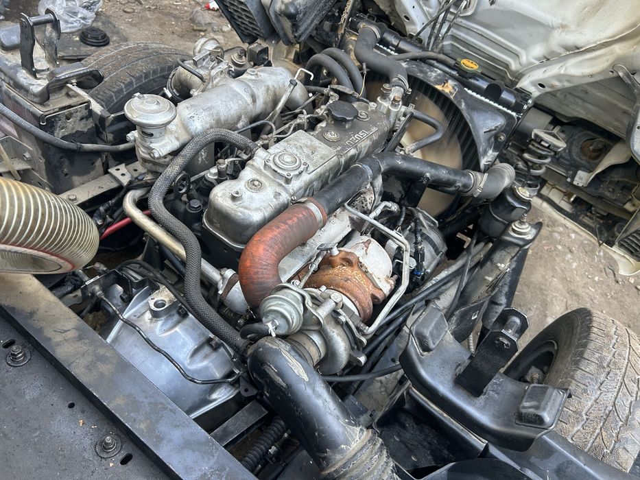 Двигатель isuzu