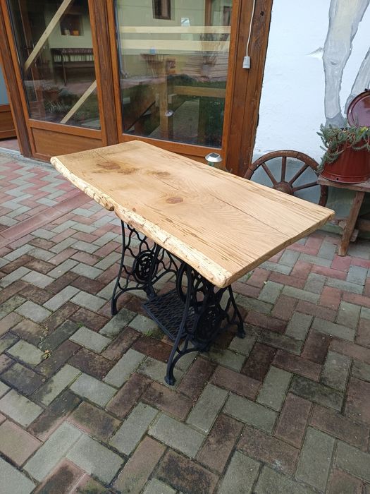 Masa , Comoda , suport lavoar din mașină de cusut