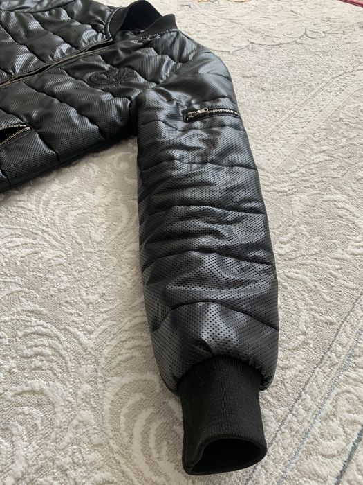 Продам куртку в идеальном состояние