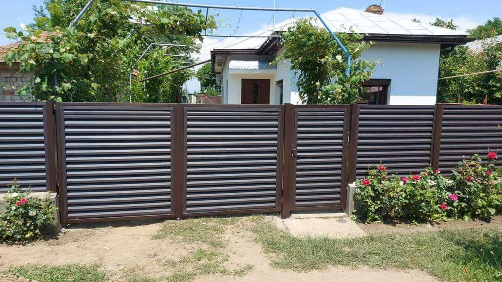 Garduri de diferite modele (sipca metalica, jaluzele, tabla BCA plasa)