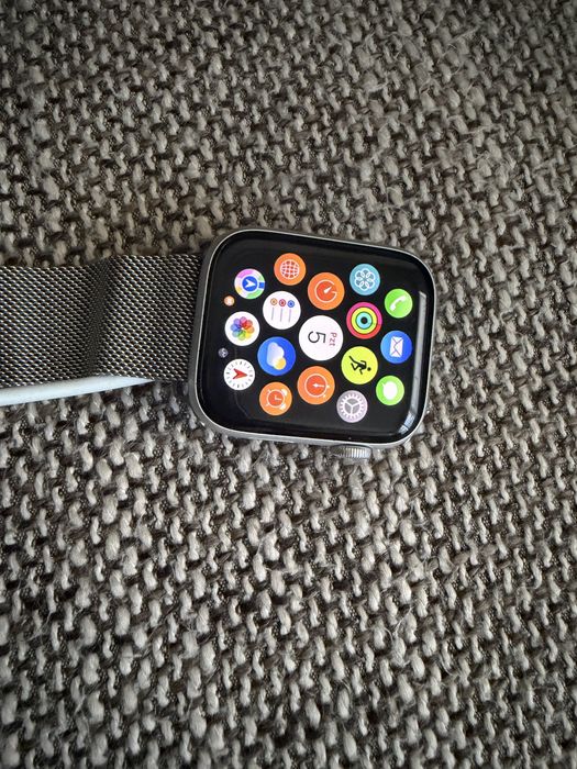 Продавам Apple watch se 44mm