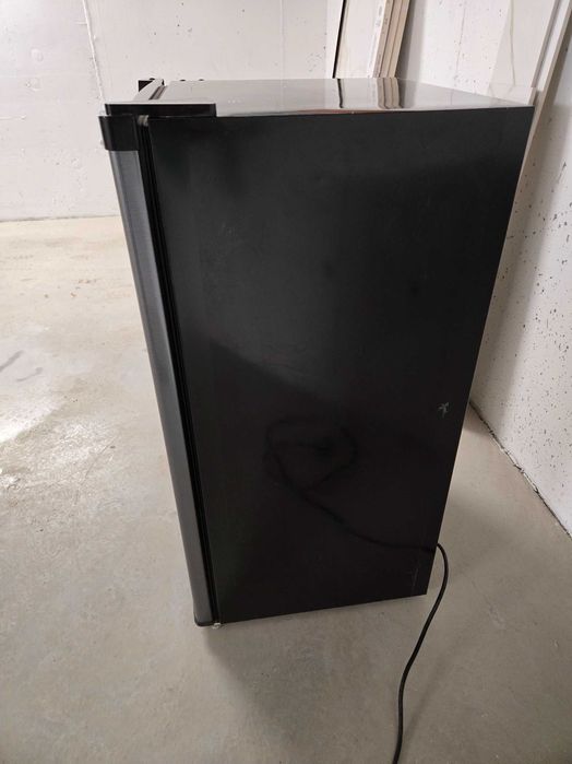 Хладилник Arielli ARS-121LNEDG Като нов не е ползван