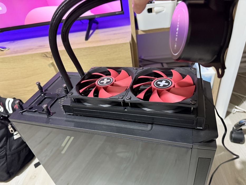 Cooler pe lichid Xilence compatibil intel gen 12/13/14