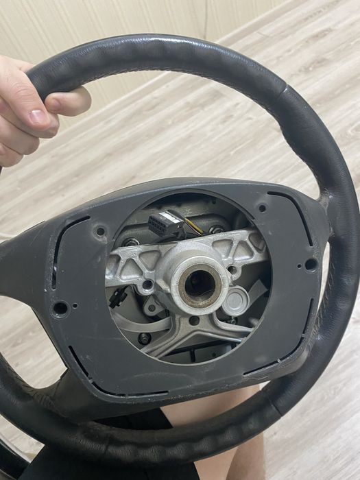 Руль toyota avensis