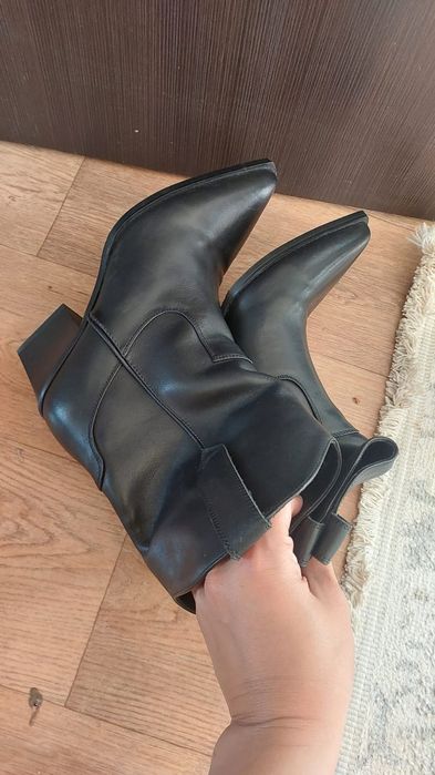 Осенний етік сатылады