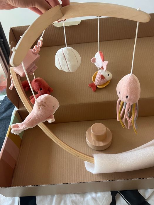 Дървена музикална въртележка за легло за бебе Little Dutch Нова