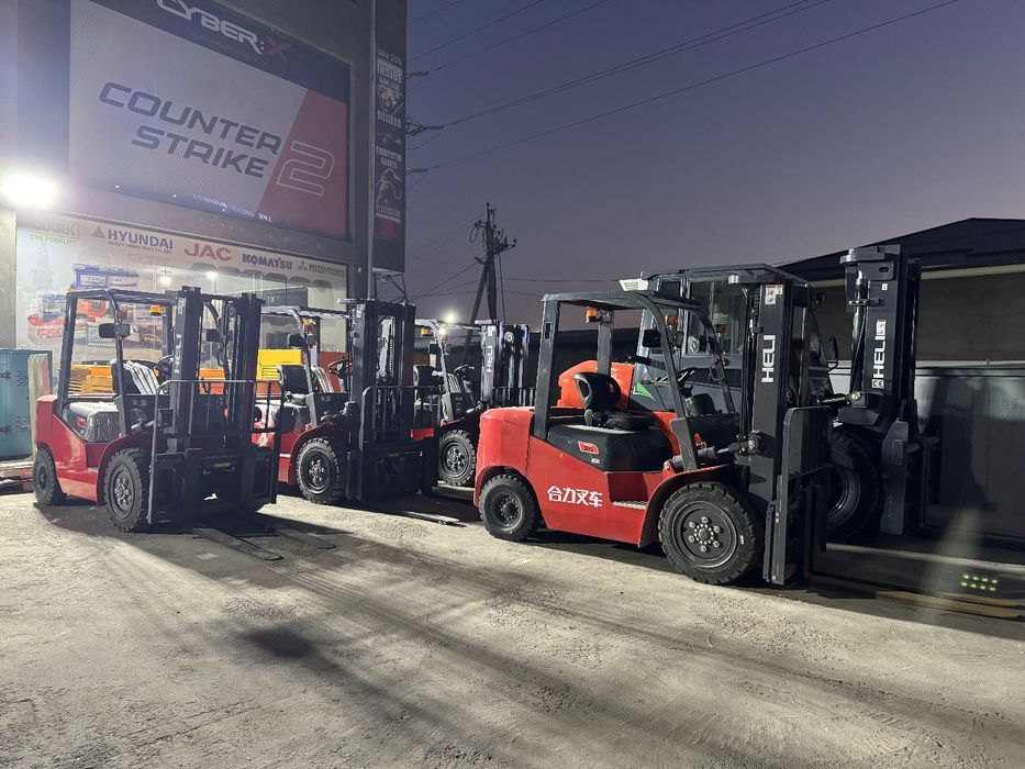 Вилочный погрузчик "HELI" 3 тонна 3-4.5 метра