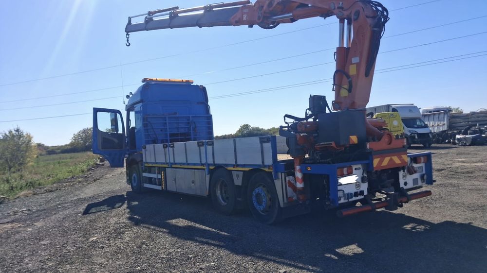 Mercedes Actros cu macara