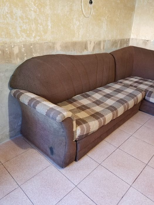 Продавам ъглов Диван.