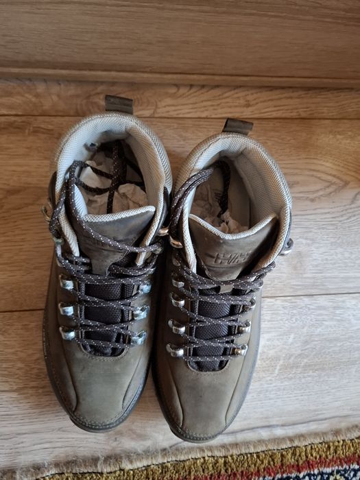 Обувки Helly Hansen