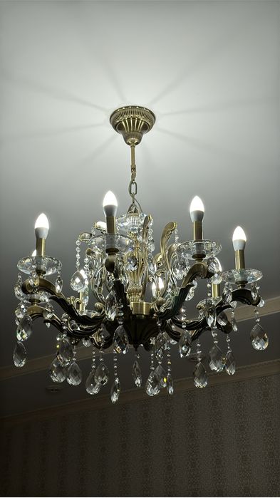 Люстра шикарная в зал