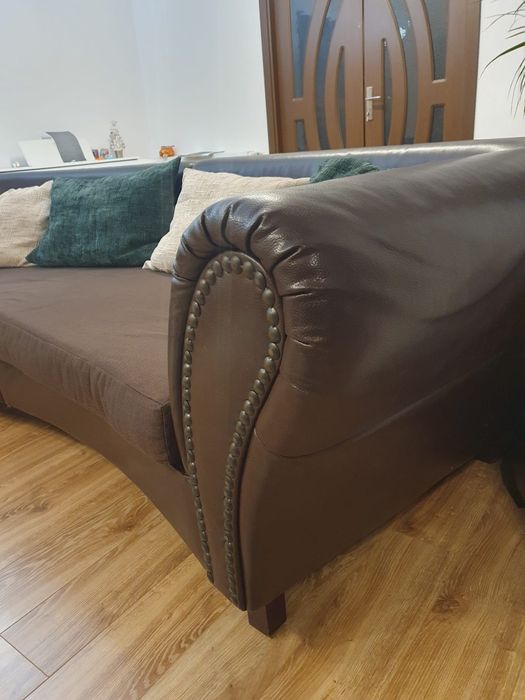 Canapea mare din piele