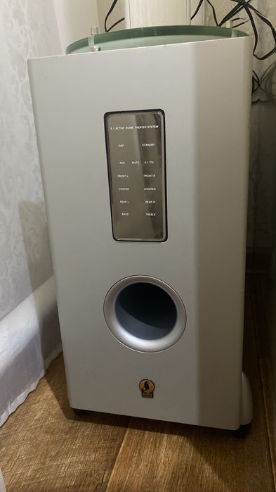 Продам муз аппаратура (без пульта)