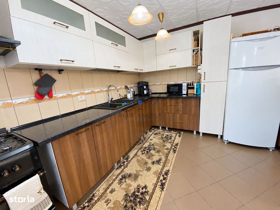 Casa individuala 4 dormitoare, 4 bai, garaj