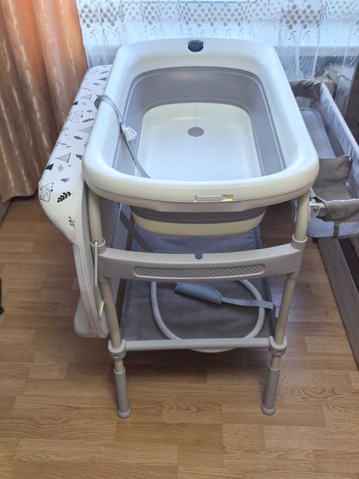 Ванночка с пеленальным столом