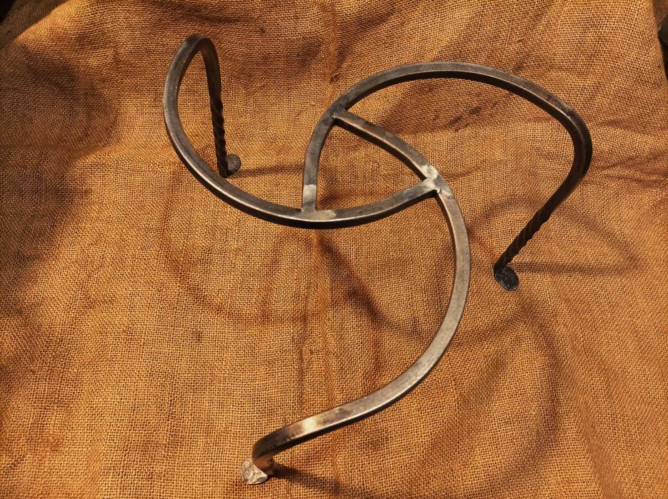 Pirostrie forjata, suport ceaun, trepied