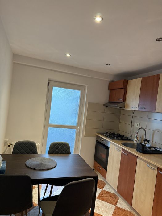 Închiriez apartament 2 camere Rovine