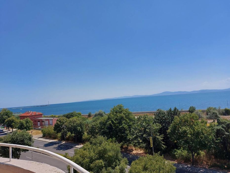 Многостаен апартамент с гледка Море в гр. Поморие