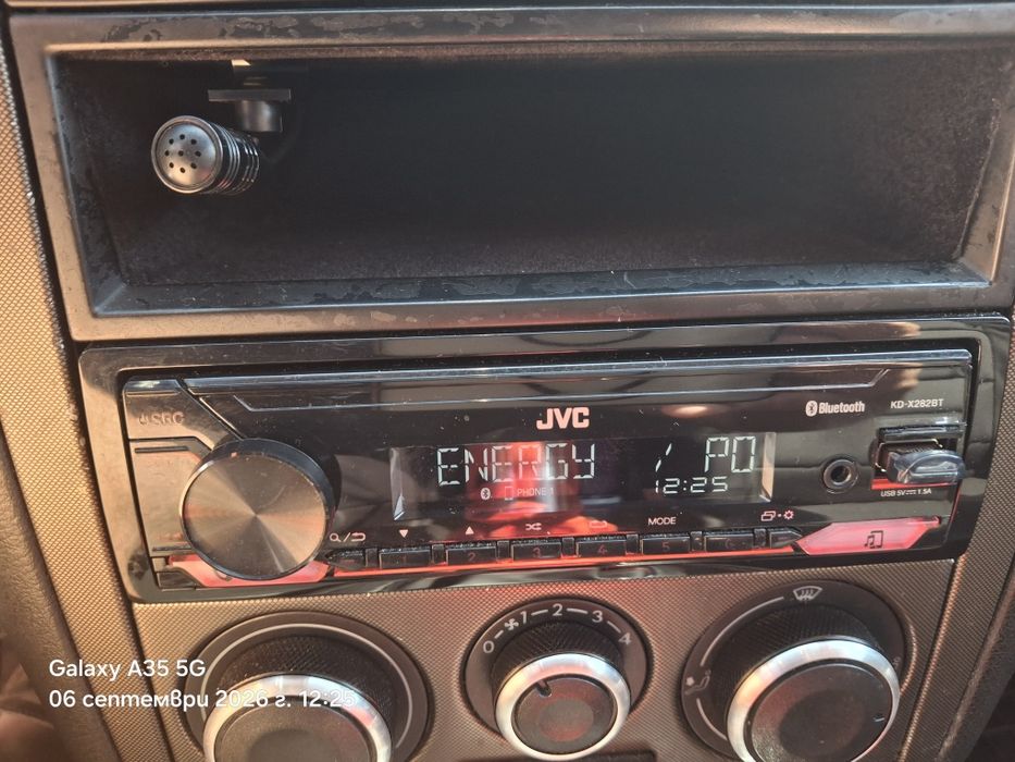 Авто ресийвър JVC