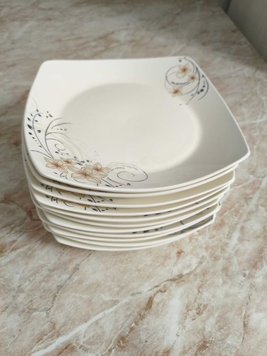 Продам тарелки Лола, 11шт.