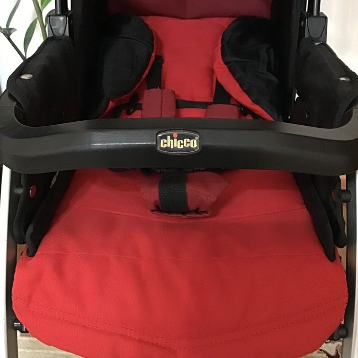 Коляска chicco в отличном состоянии