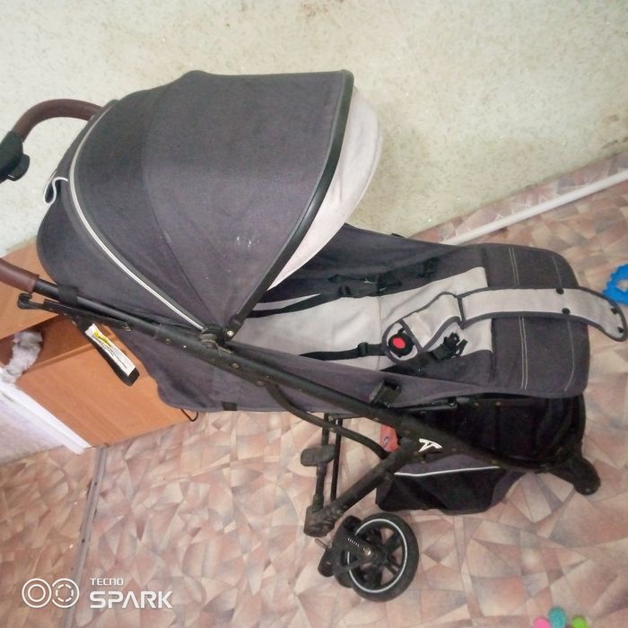 Продам коляску за 20 есть торг