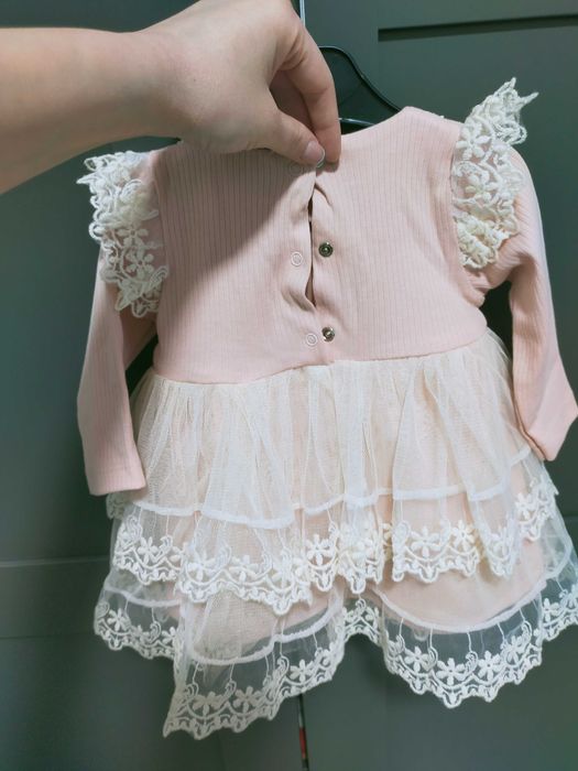 Rochita bebe superbă ca noua 3-6 luni