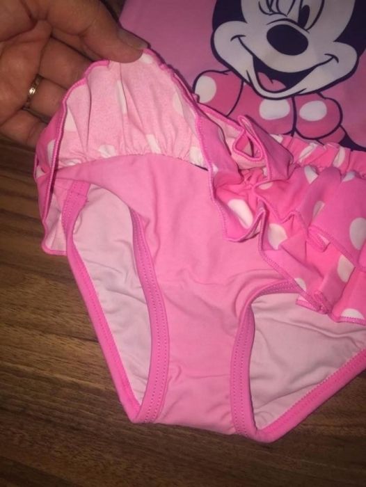 Costum de baie pt fetite ,18/24luni,,nou,cumparat din Anglia/uk