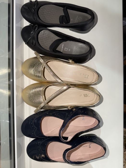 Туфли детские 32-33 размер , черные , темносиние италия , золоьые ZARA