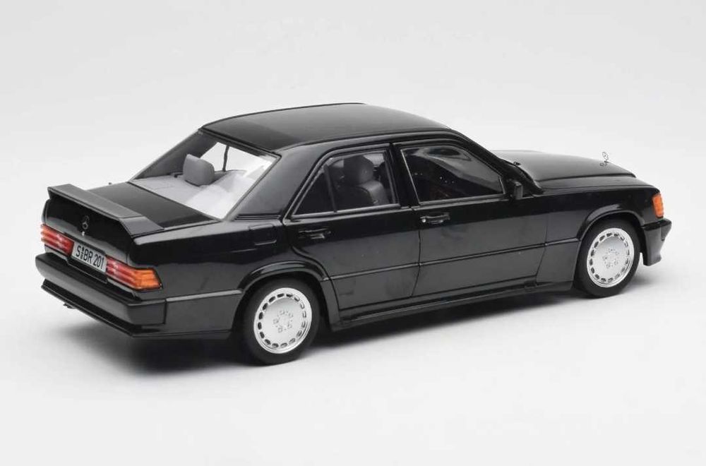 Масштабные модели 1/18