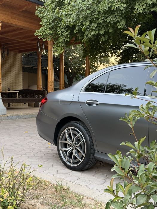 Mercedes benz w213 E200 4-Matic