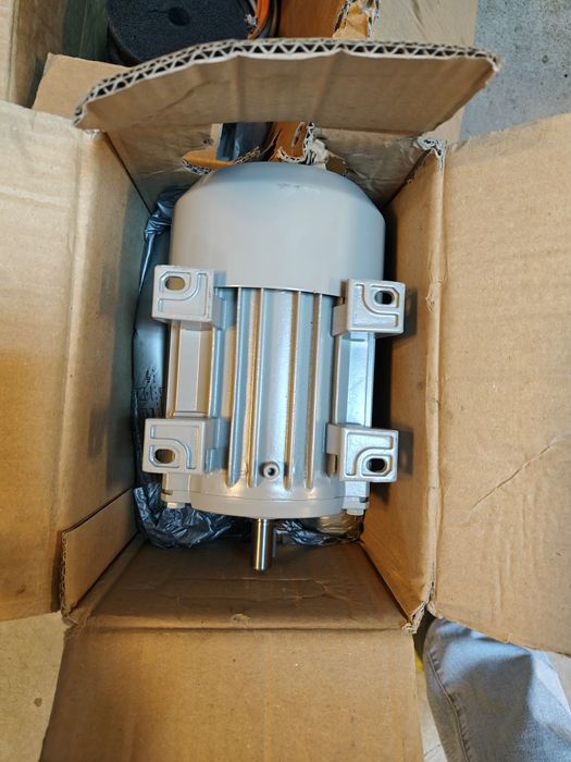 SIEMENS - 1LE1001-0CA22-2AA4