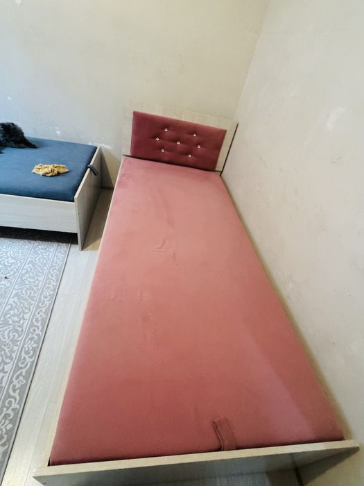 Кровать детский розовый ,сини