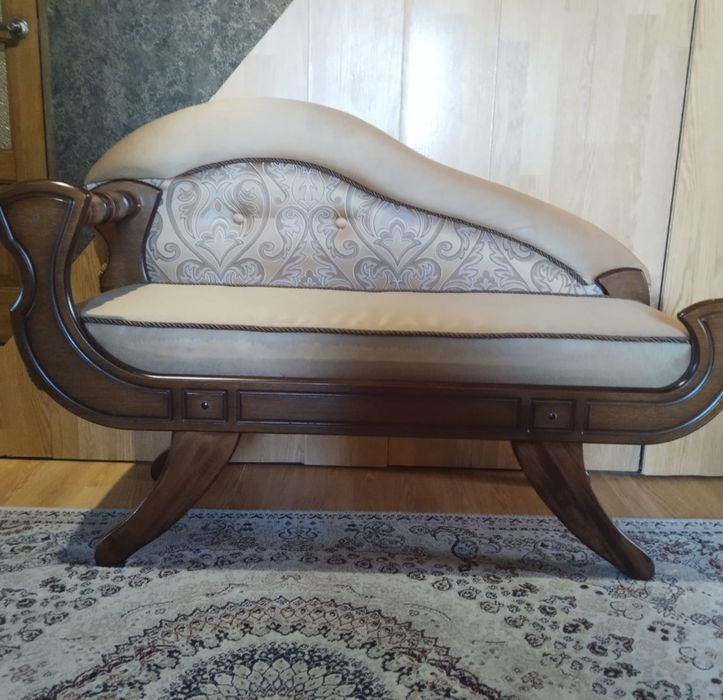 Продам не дорого банкетку!