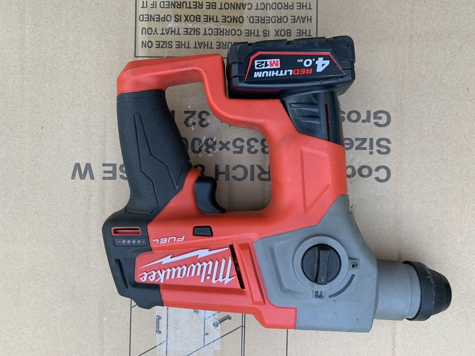 Milwaukee M12 CH/безчетков перфоратор/+ 1 батерия 4 ah.,