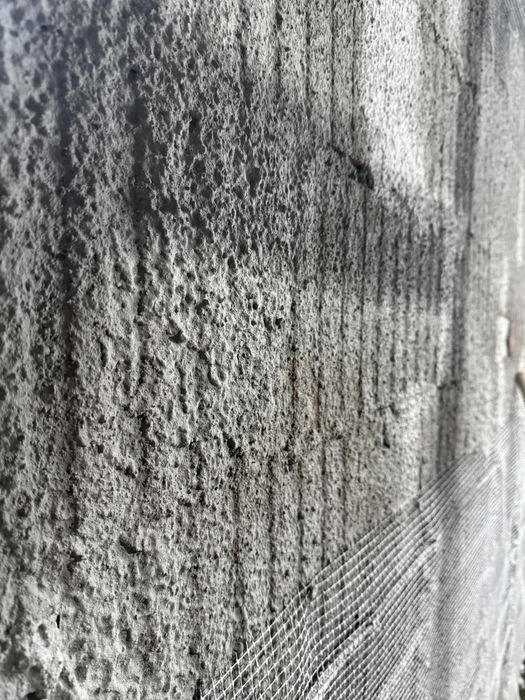 Tencuiala mecanizata pe Var, ciment si nisip