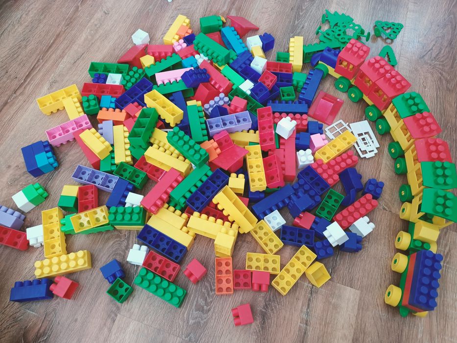 Продам детские игрушки, конструкторы