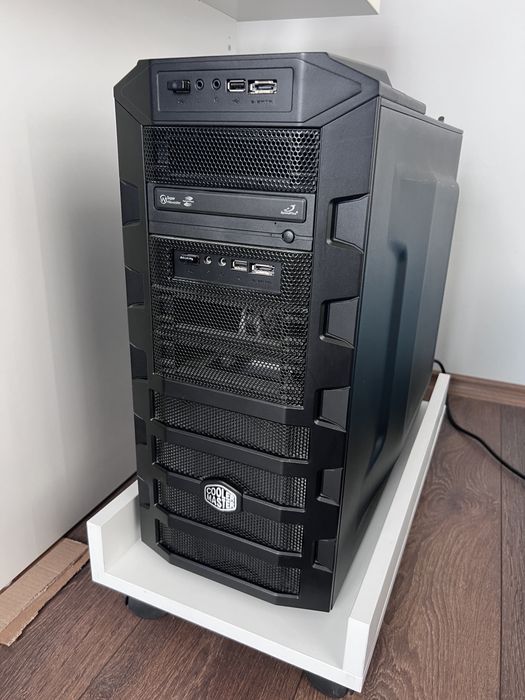 Продавам кутия Cooler Master HAF 922