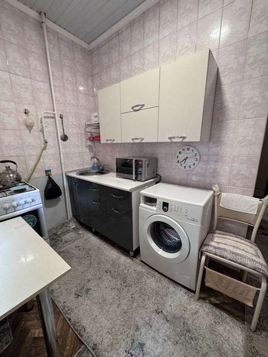 Продам квартиру 1 комната (балкон 2*3) башлык
